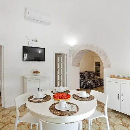 Apartmán Lovely Trullo With Swimming Pool & Parking *